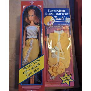 Sandi Doll by‎ Totsy - Day to Night Passe~partout 1987
Dress&Nightgown yellow